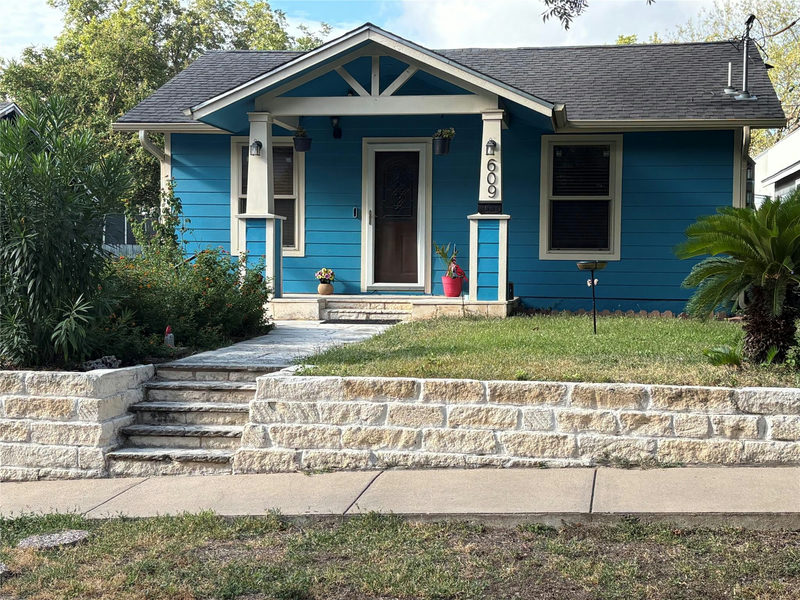 609 W Elizabeth St — exterior