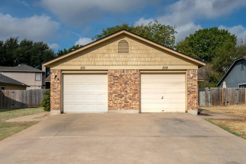 508/510 Greenlawn Blvd — exterior