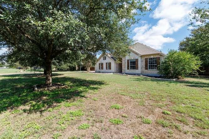 220 Hobby Horse — exterior