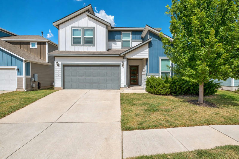 11920 Saddle Rock Dr — exterior