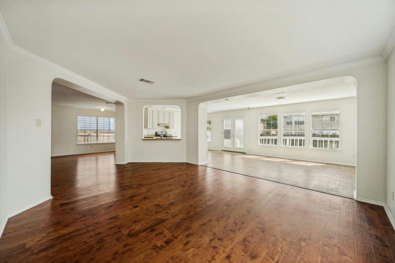 2219 Georgian Dr — exterior