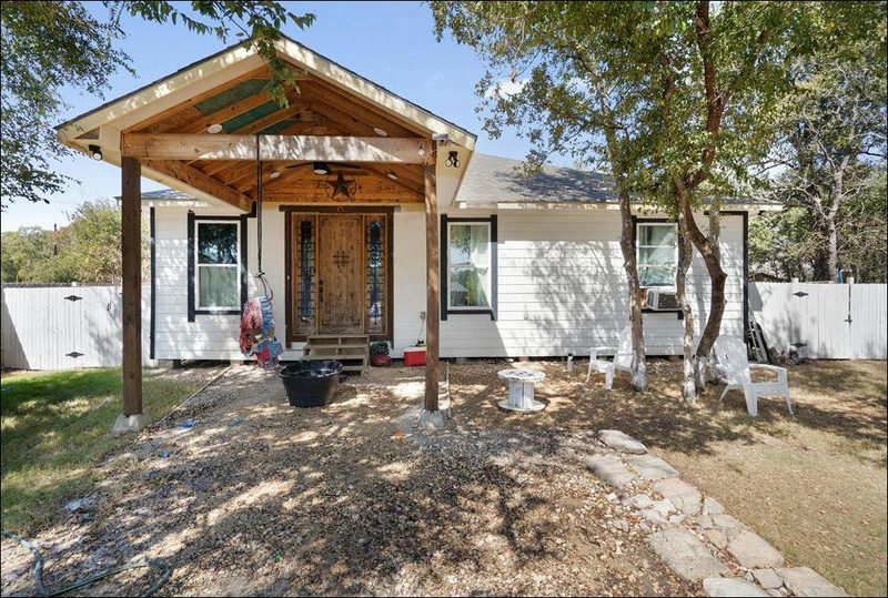 104 Pink Dahlia Dr — exterior