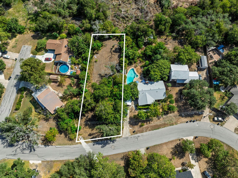 2202 Emerald Isle Dr — exterior
