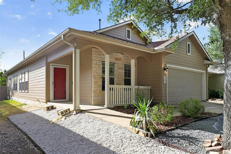 3905 Bronco Bend Loop — exterior