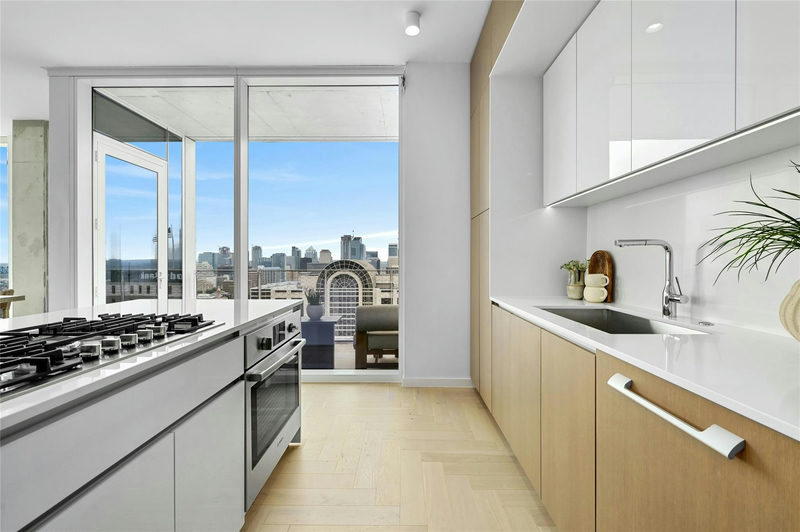 313 W 17th St #1507 — exterior