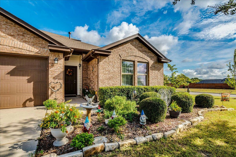172 Mistflower Ln — exterior