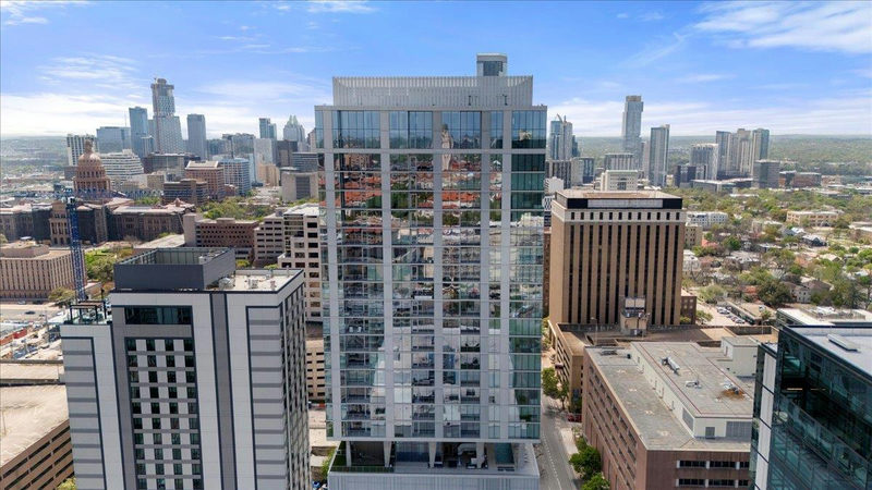 313 W 17th St #2701 — exterior