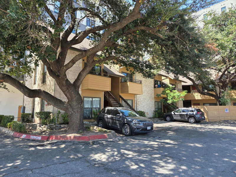 2714 Nueces St #102 — exterior