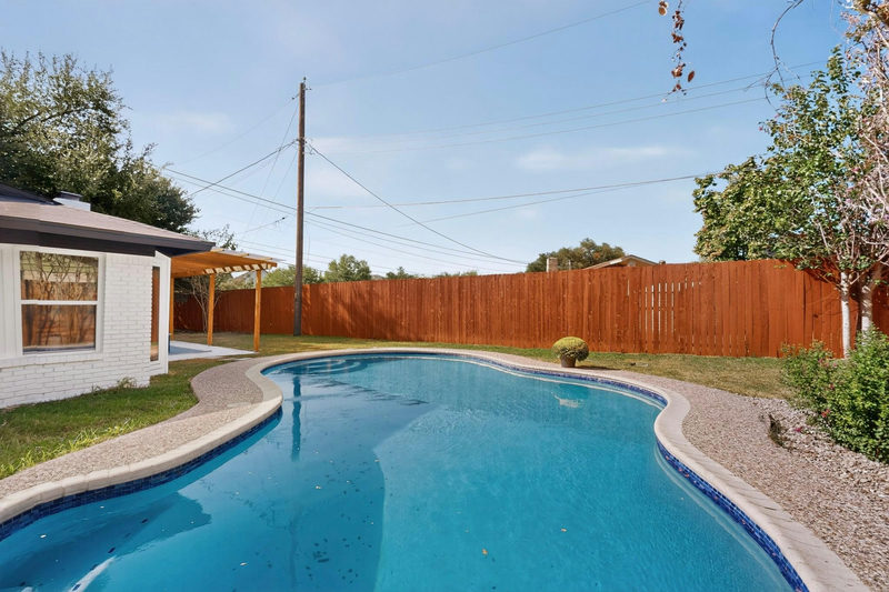 11513 June Dr — exterior