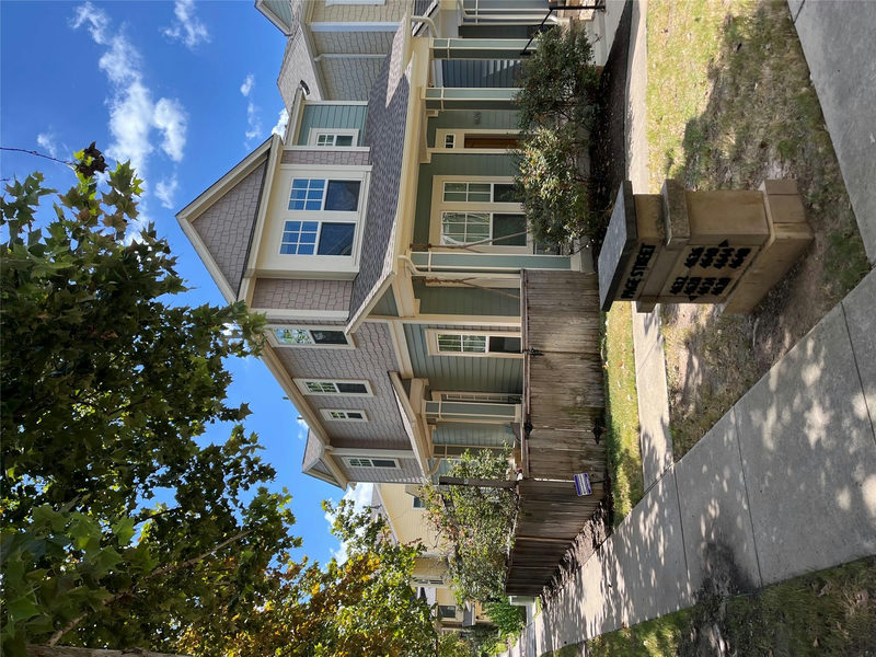 4620 Page St — exterior