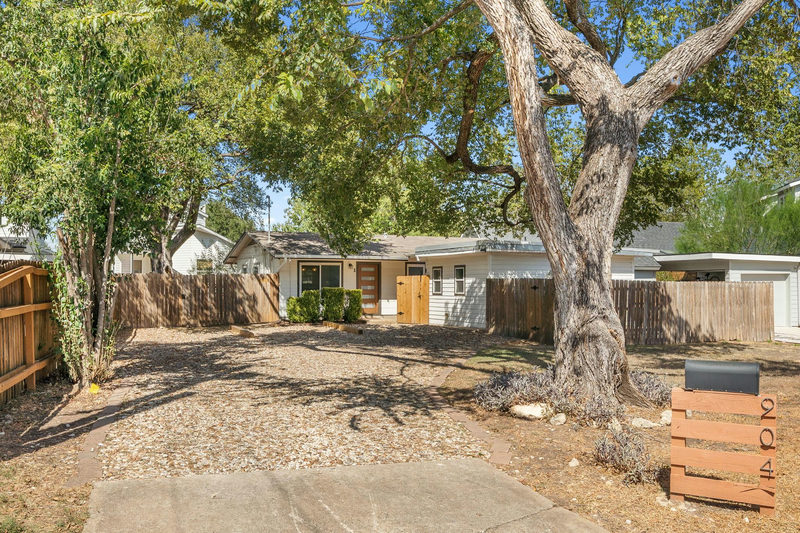 904 Plateau Cir — exterior