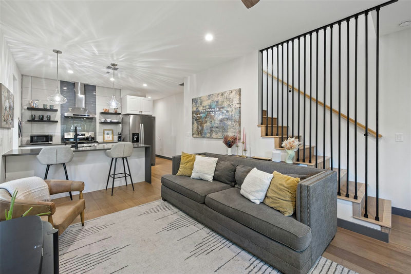 5307 Harmon Ave #2 — exterior
