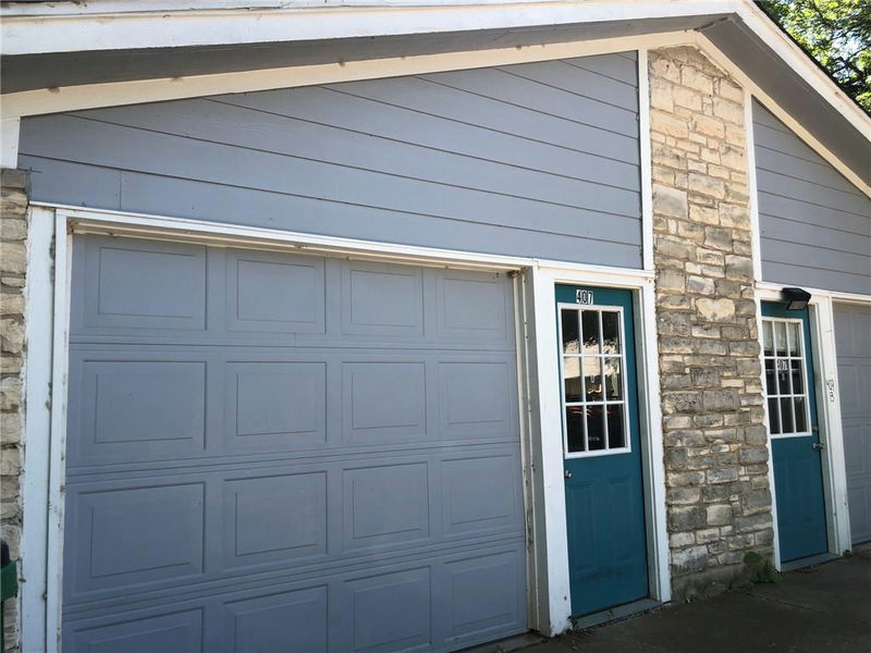 407 A & B Vista West Ct — exterior