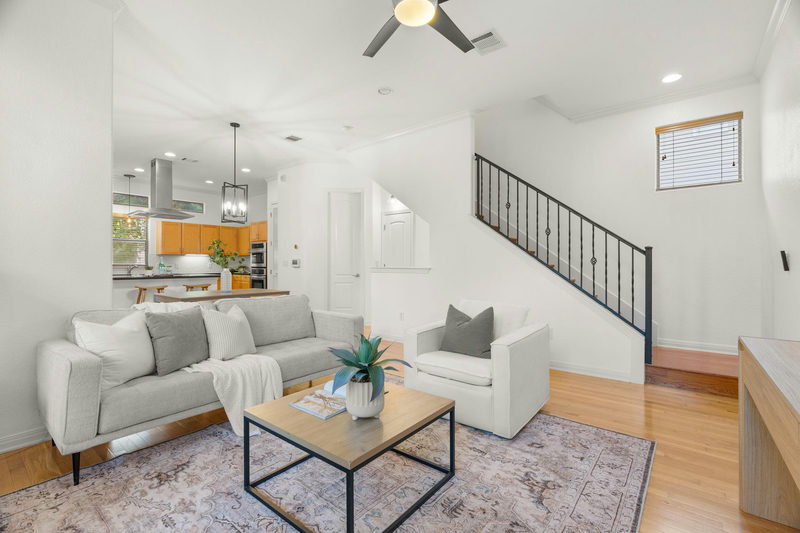 1115 Kinney Ave #9 — exterior