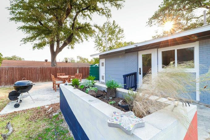 11302 Hunters Ln — exterior