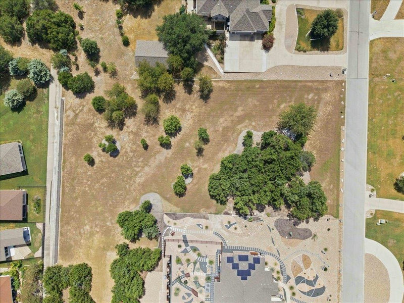232 Standing Oak Dr — exterior