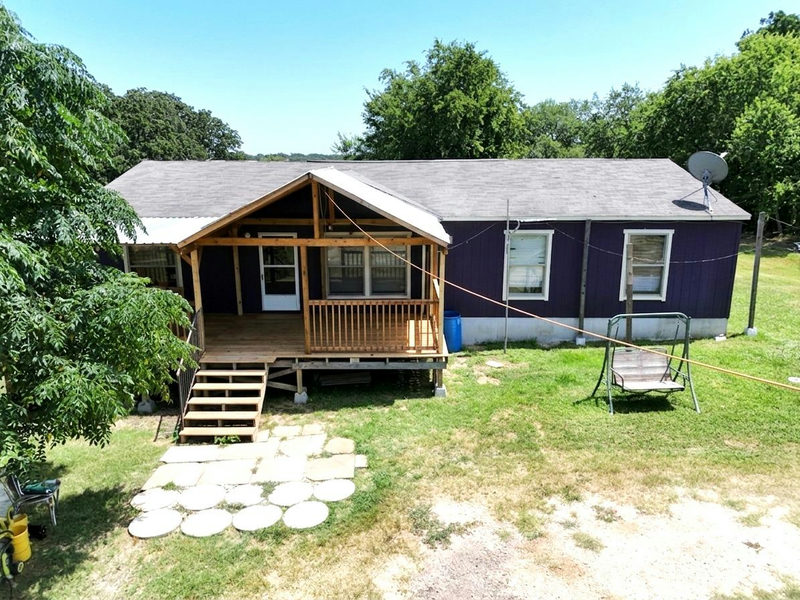 305 Thompson Ln — exterior