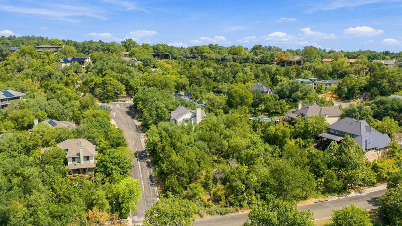 6401 Dry Cliff Cv — exterior