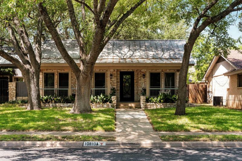 10810 Pinehurst Dr #1 — exterior