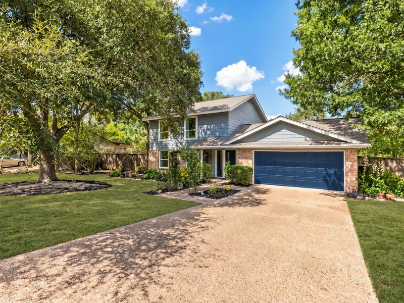 2406 Lancaster Dr — exterior