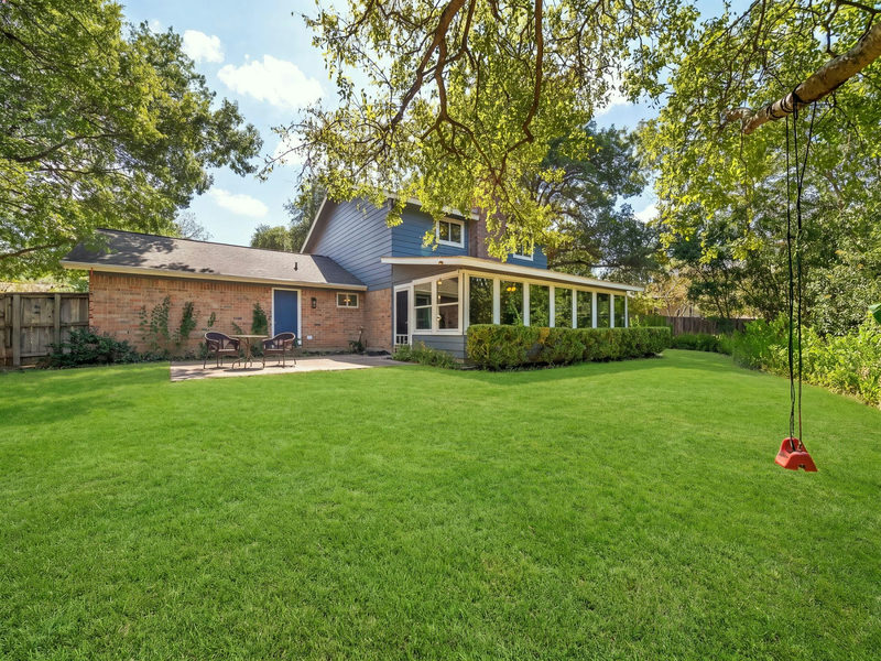 2406 Lancaster Dr