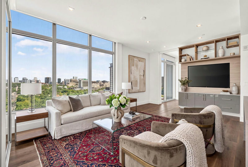 501 West Ave #1504 — exterior