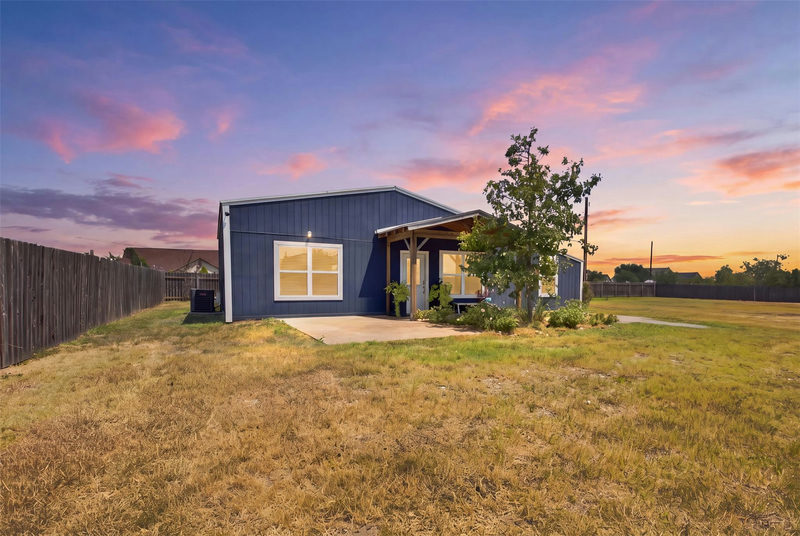 123 Escondido Dr — exterior