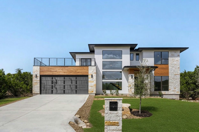 3405 Congress Ave — exterior