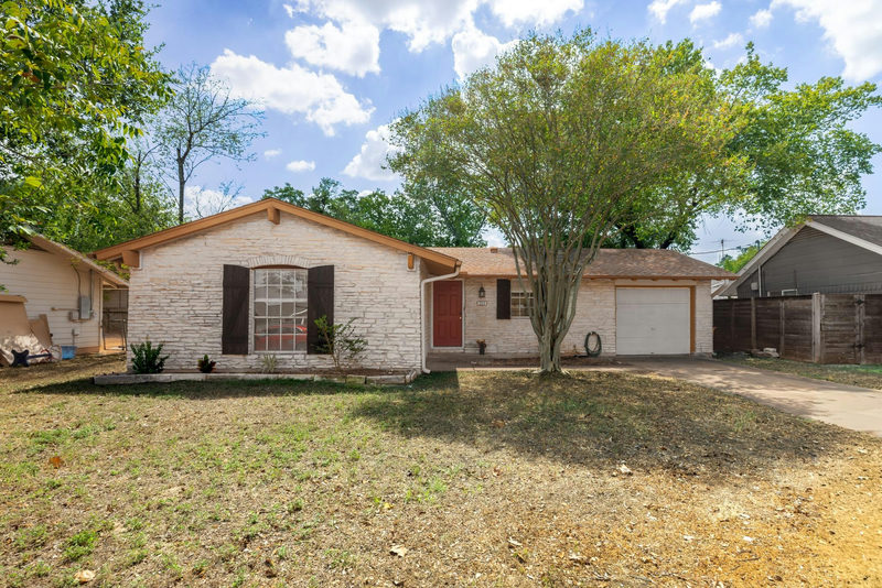 211 E Lisa Dr — exterior