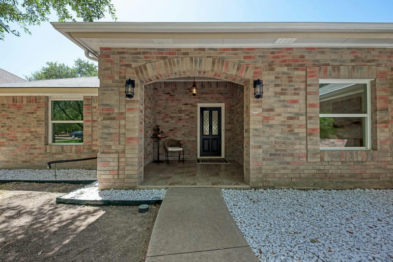 403 Hickory Ridge Trl — exterior