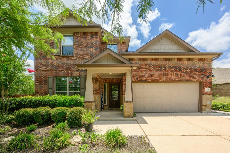 3001 Edwards Plateau — exterior