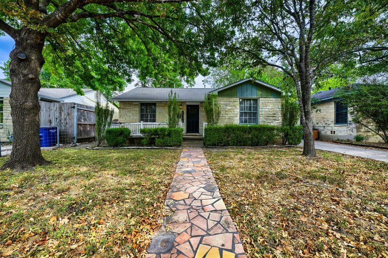 2207 Euclid Ave — exterior