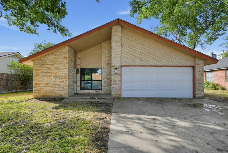 1805 Cedarlawn St — exterior