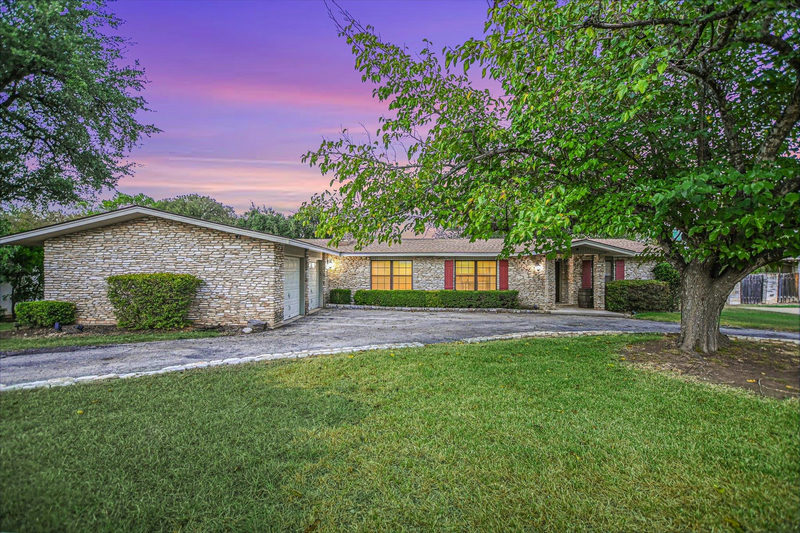 1004 Biscayne Cv SW — exterior