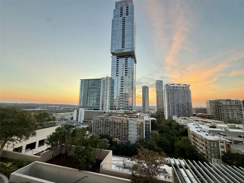 360 Nueces St #1114 — exterior