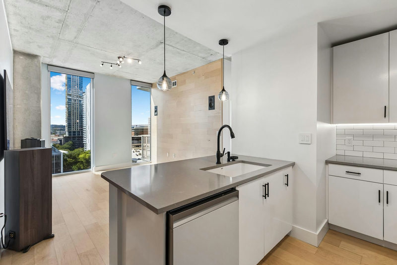 360 Nueces St #1114 — exterior