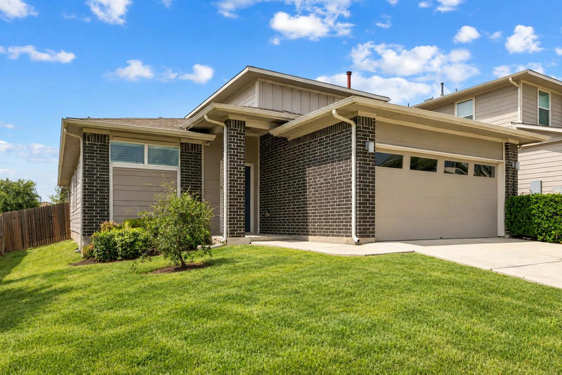 10206 Norshire Ln — exterior