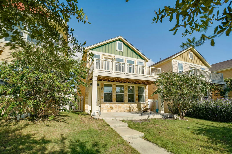 208 Martha Ln — exterior
