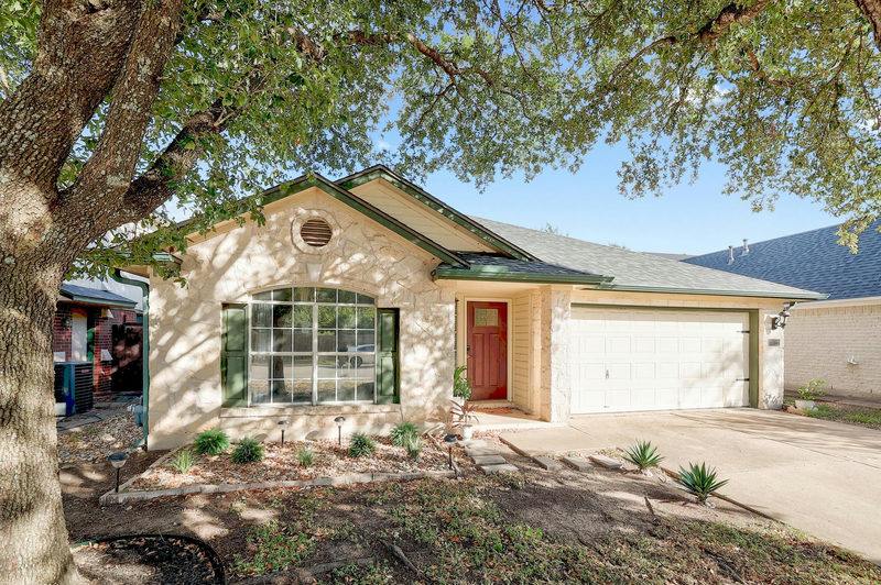 15629 Ecorio Dr — exterior