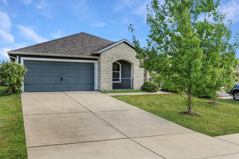132 Denton Dr — exterior