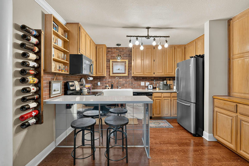 2500 Steck Ave #4 — exterior
