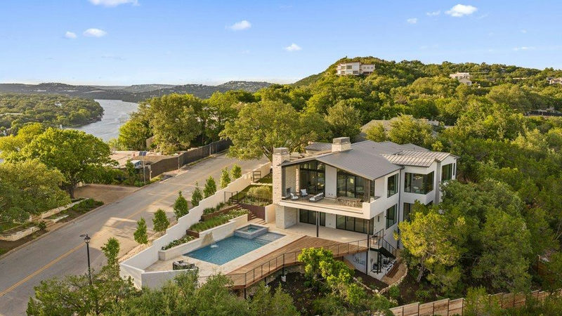 3501 Mount Bonnell Rd — exterior