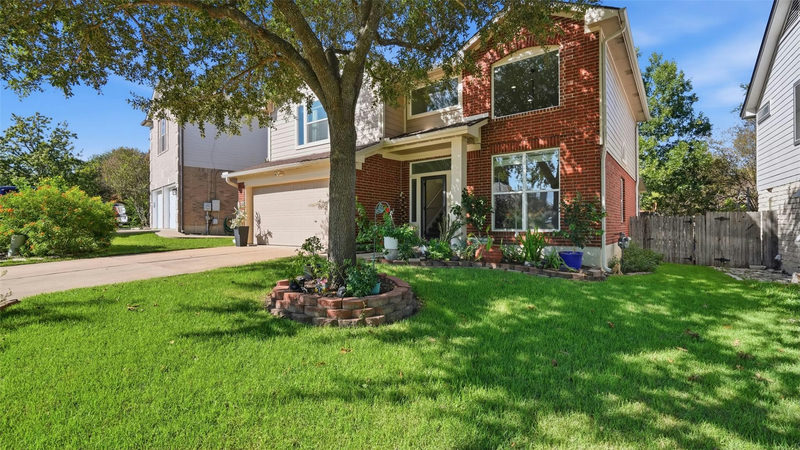 8116 Hawick Dr — exterior