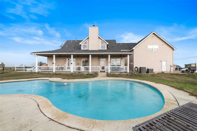 5063 County Road 463 — exterior