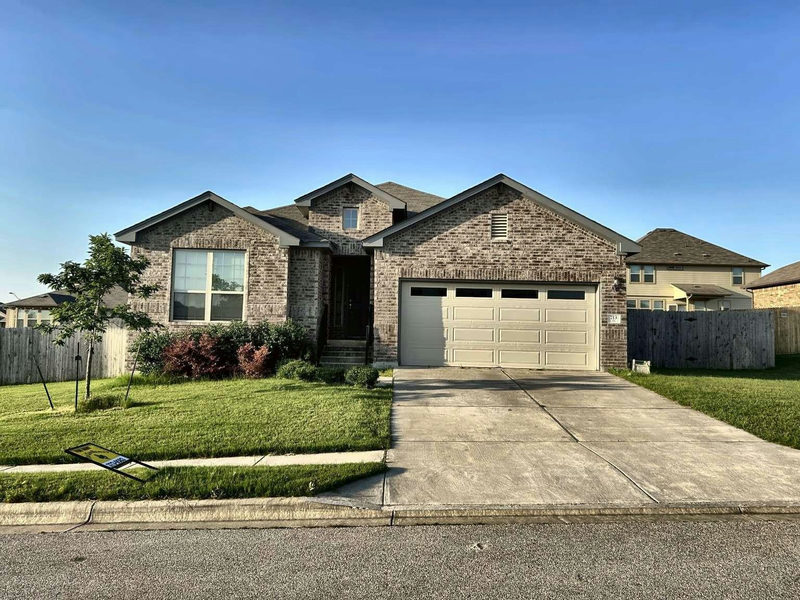 713 Coltrane Dr — exterior