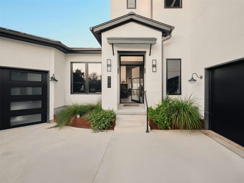 706 Crestone Stream Dr — exterior