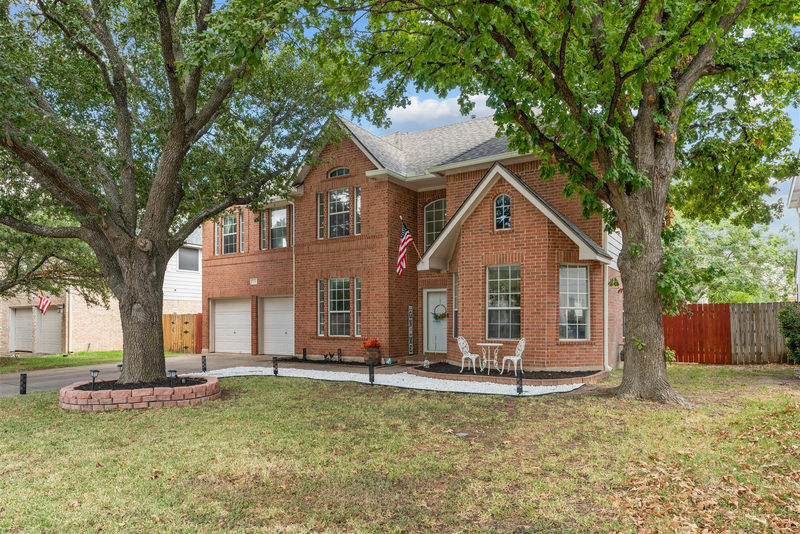 706 Churchill Farms Dr — exterior