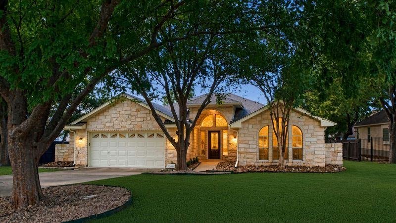 29000 COLONIAL Dr — exterior