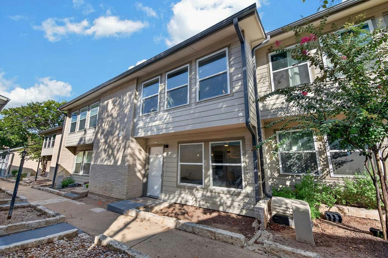 2124 Burton Dr #133 — exterior