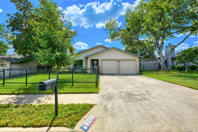 215 Cloudview Dr — exterior